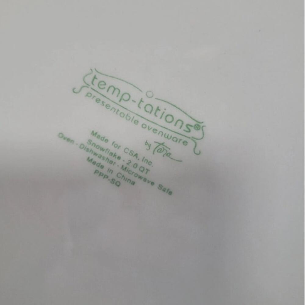 NEW Temp-Tations by Tara Snowflake 2 Qt. Casserole Dish and Insulated Carry Bag - Picture 8 of 10